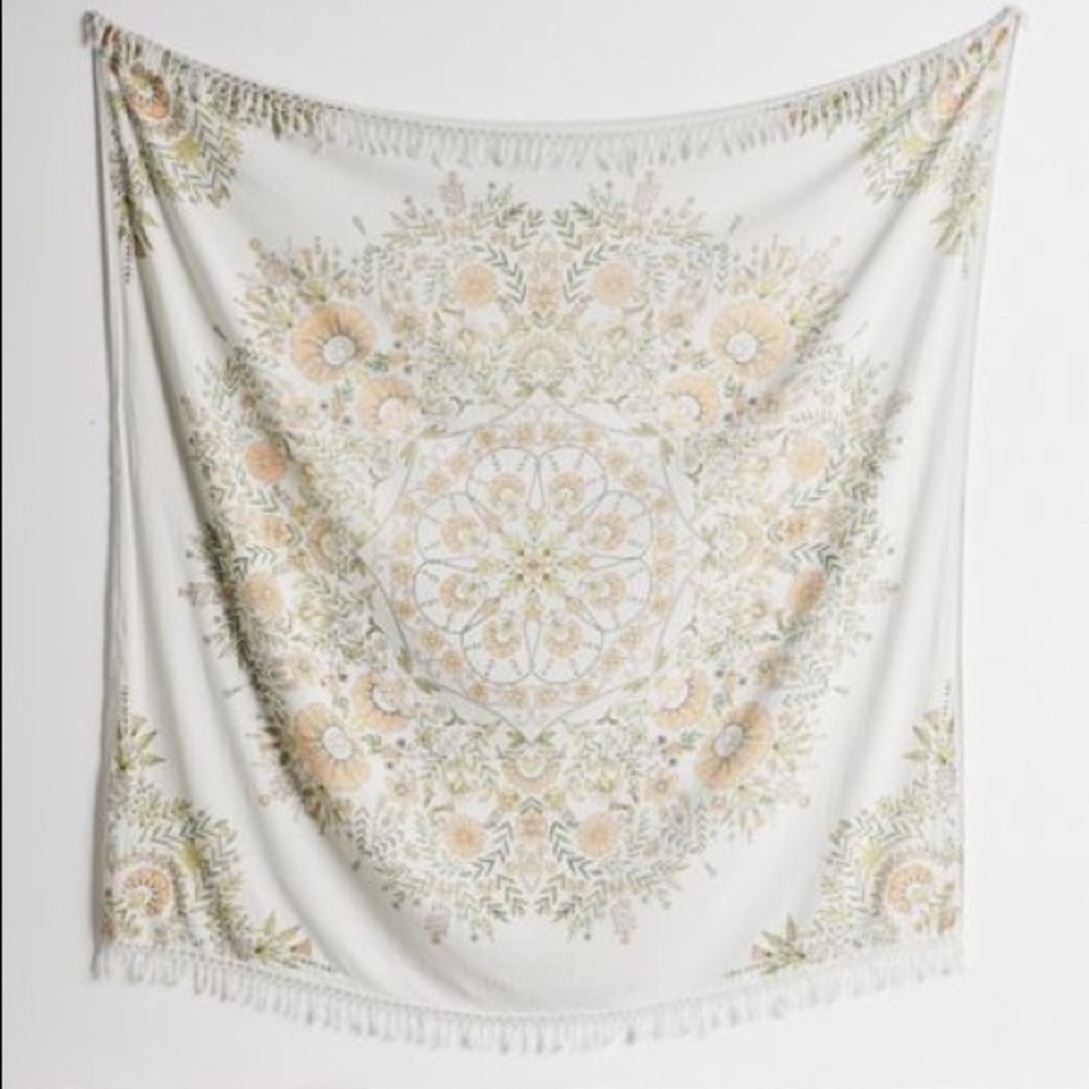 Lara floral tapestry🤩